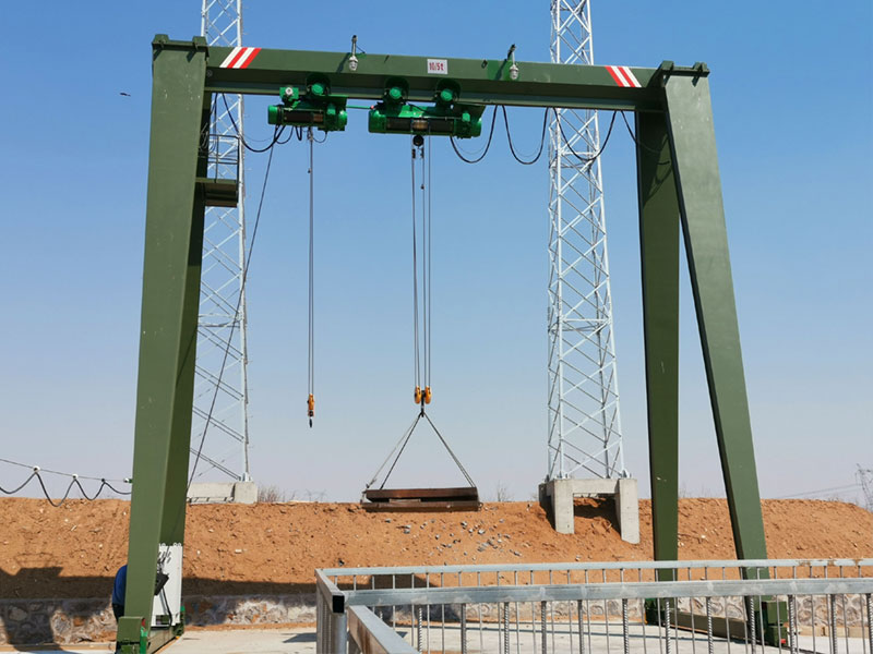 Universal hoist gantry crane